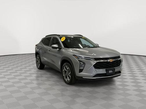 Sterling Gray Metallic 2025 Chevrolet Trax LT