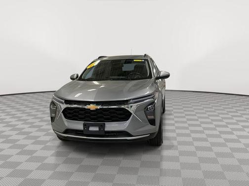 Sterling Gray Metallic 2025 Chevrolet Trax LT