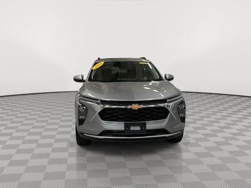 Sterling Gray Metallic 2025 Chevrolet Trax LT