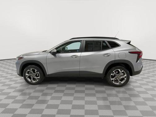 Sterling Gray Metallic 2025 Chevrolet Trax LT