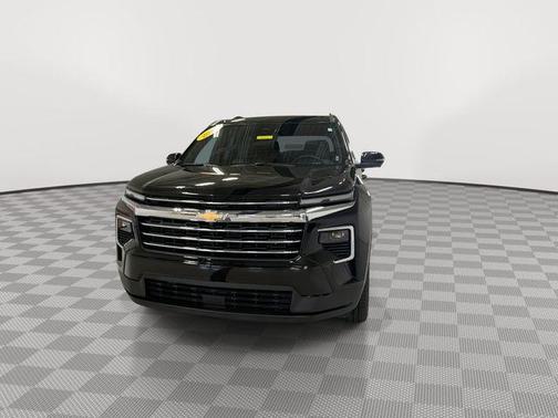Mosaic Black Metallic 2026 Chevrolet Traverse LT