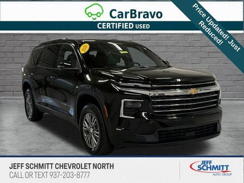 Mosaic Black Metallic 2026 Chevrolet Traverse LT