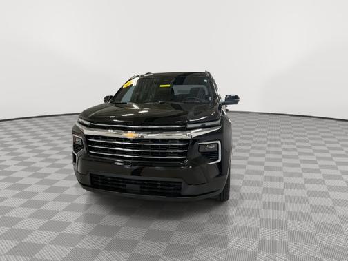 Mosaic Black Metallic 2026 Chevrolet Traverse LT