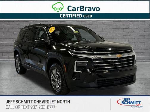 Mosaic Black Metallic 2026 Chevrolet Traverse LT
