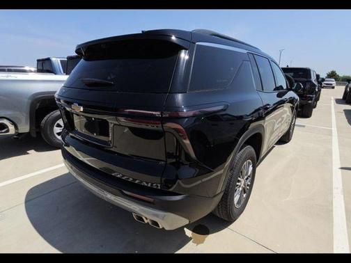 Mosaic Black Metallic 2026 Chevrolet Traverse LT