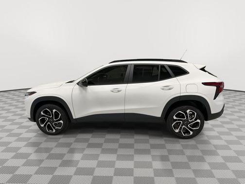 Summit White 2024 Chevrolet Trax FWD 2RS