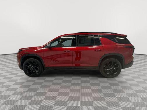 Radiant Red Tintcoat 2026 Chevrolet Traverse RS