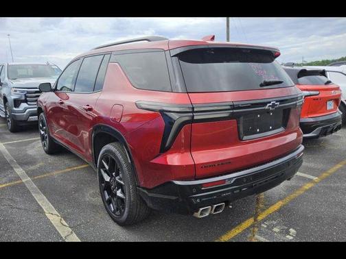 Radiant Red Tintcoat 2026 Chevrolet Traverse RS