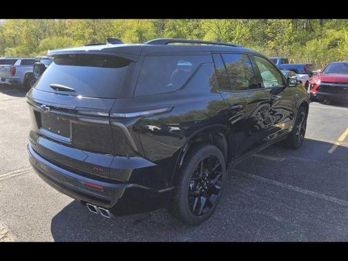 Mosaic Black Metallic 2024 Chevrolet Traverse RS