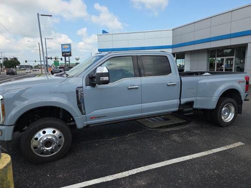 Glacier Gray Metallic TriCoat 2024 Ford F-450 Platinum