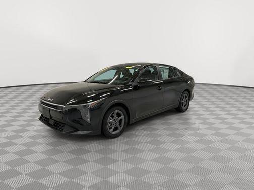 Aurora Black Pearl 2025 Kia K4 LXS