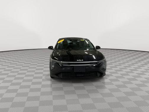 Aurora Black Pearl 2025 Kia K4 LXS
