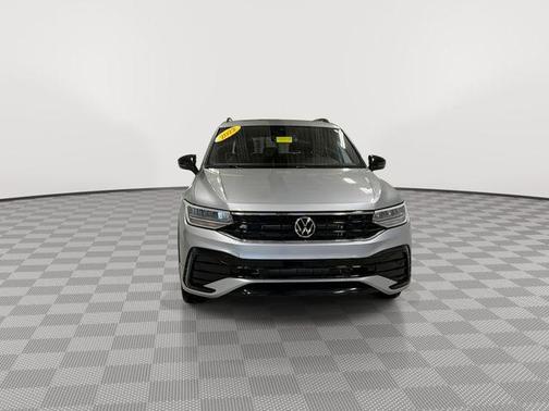 2022 Volkswagen Tiguan 2.0T SE R-Line Black 4MOTION