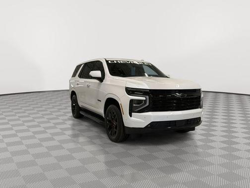 Iridescent Pearl Tricoat 2025 Chevrolet Tahoe 4WD RST