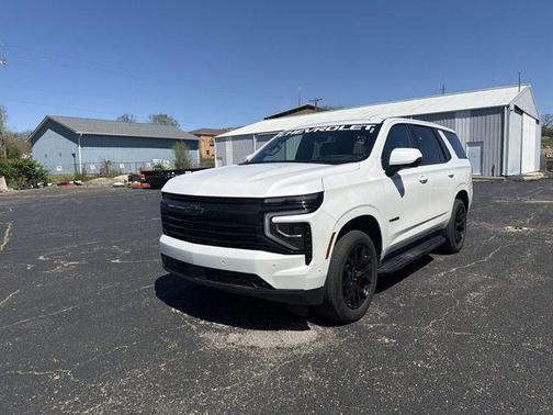 Iridescent Pearl Tricoat 2025 Chevrolet Tahoe 4WD RST