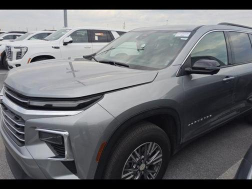 Sterling Gray Metallic 2026 Chevrolet Traverse LT