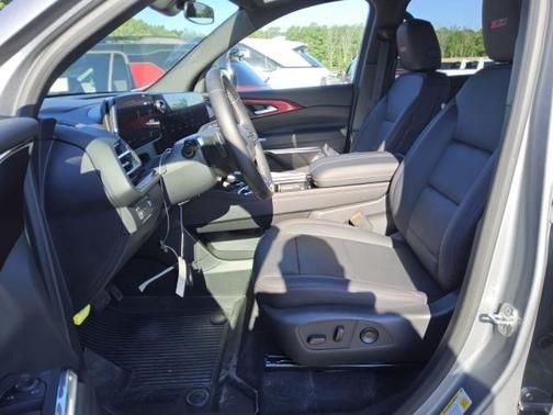 Sterling Gray Metallic 2026 Chevrolet Traverse AWD Z71
