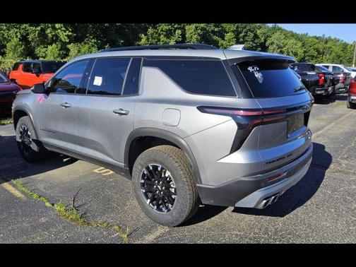 Sterling Gray Metallic 2026 Chevrolet Traverse AWD Z71