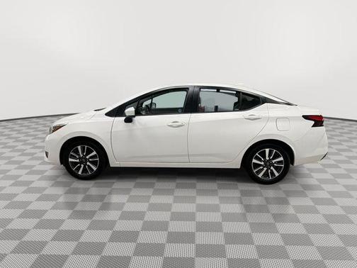 Aspen White Tricoat 2025 Nissan Versa 1.6 SV