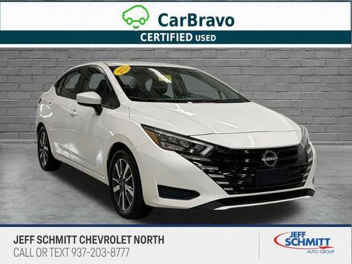 Aspen White Tricoat 2025 Nissan Versa 1.6 SV