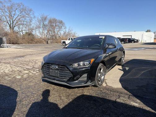 Ultra Black Pearl 2019 Hyundai Veloster 2