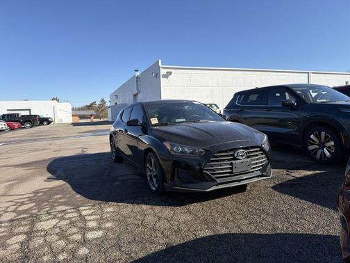 Ultra Black Pearl 2019 Hyundai Veloster 2