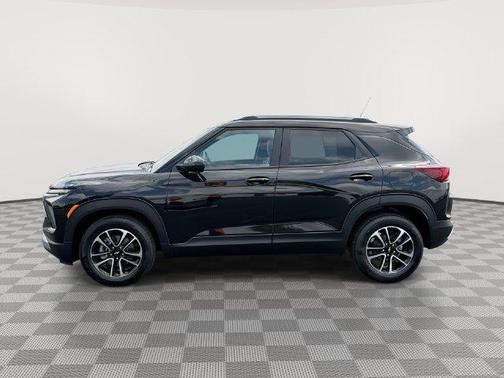 Mosaic Black Metallic 2026 Chevrolet Trailblazer LT
