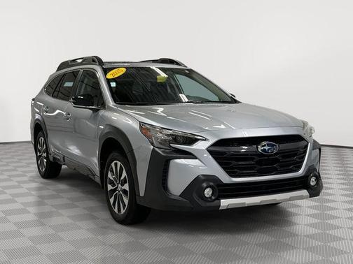 Ice Silver Metallic 2025 Subaru Outback Limited