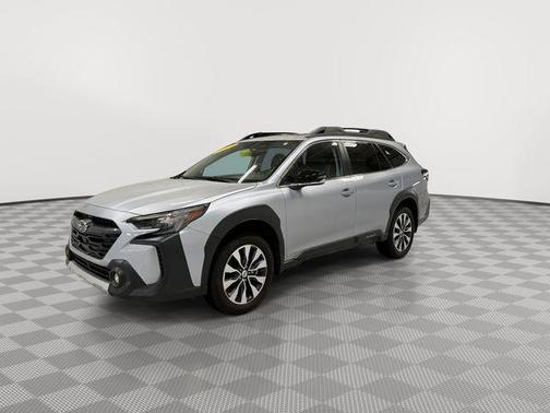 Ice Silver Metallic 2025 Subaru Outback Limited