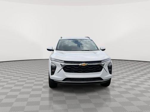 Summit White 2026 Chevrolet Trax LT