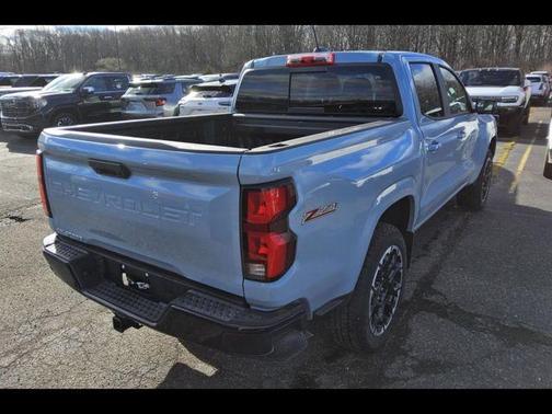 Snowdrift Metallic 2026 Chevrolet Colorado Z71