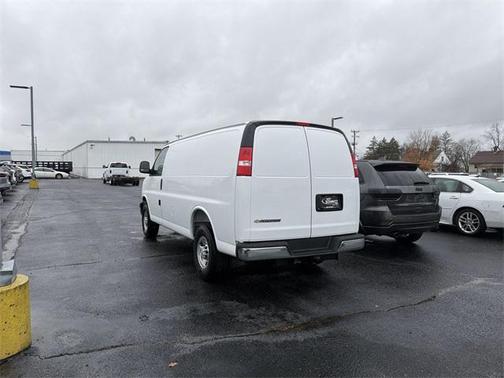 2025 Chevrolet Express 2500 RWD 2500 Regular Wheelbase WT