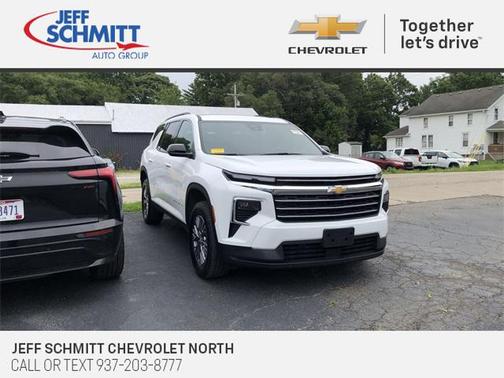 2025 Chevrolet Traverse LT