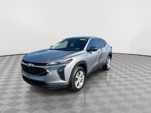 Sterling Gray Metallic 2026 Chevrolet Trax LS