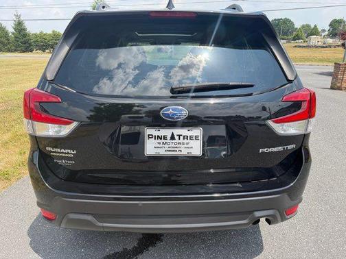 Crystal Black Silica 2023 Subaru Forester Premium