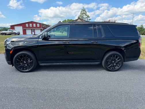 Black 2022 Chevrolet Suburban LT