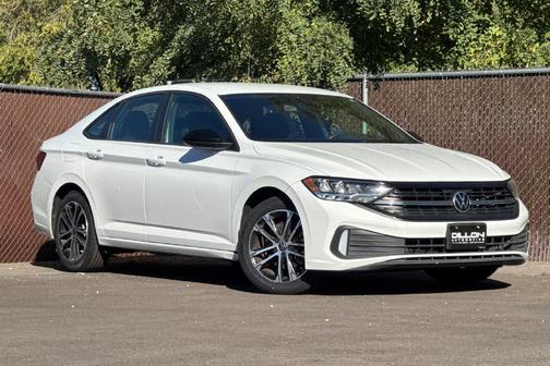 Pure White 2022 Volkswagen Jetta 1.5T Sport