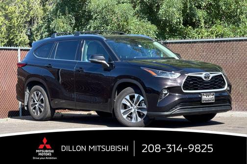 Opulent Amber 2021 Toyota Highlander XLE