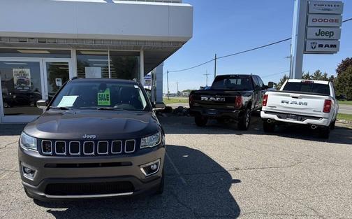 Granite Crystal Metallic Clearcoat 2019 Jeep Compass Limited