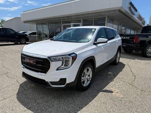 Summit White 2024 GMC Terrain SLE