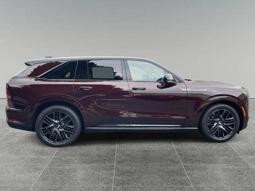 2025 Cadillac Escalade IQ 2