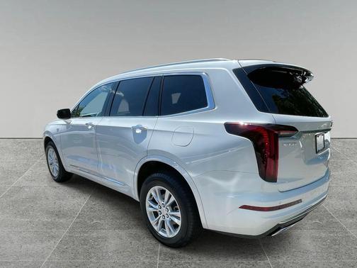 2025 Cadillac XT6 Luxury FWD