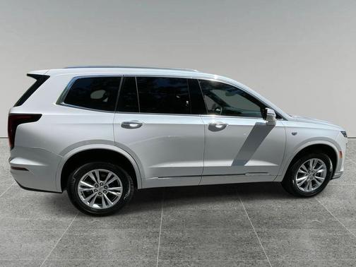 2025 Cadillac XT6 Luxury FWD
