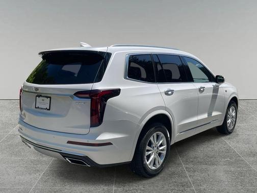 2025 Cadillac XT6 Luxury FWD