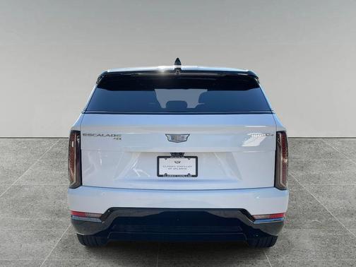 2025 Cadillac Escalade IQ 1