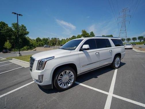 Photo 3 of 52 of 2017 Cadillac Escalade ESV Platinum