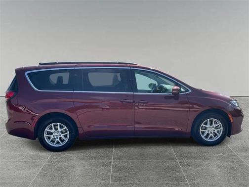 2022 Chrysler Pacifica Touring-L