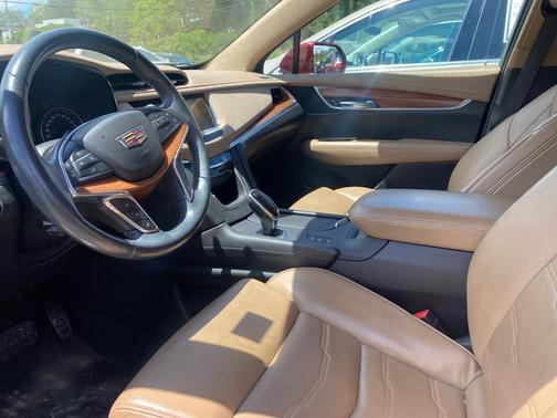 2017 Cadillac XT5 Platinum