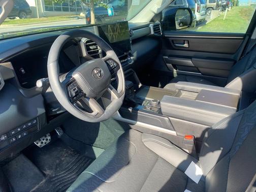 2024 Toyota Sequoia SR5