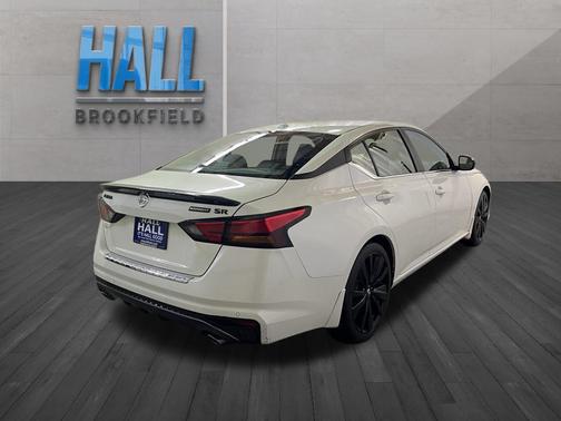 2022 Nissan Altima SR FWD